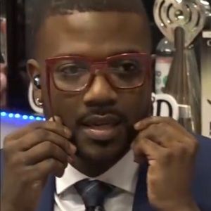 Meet your Posher, Warren